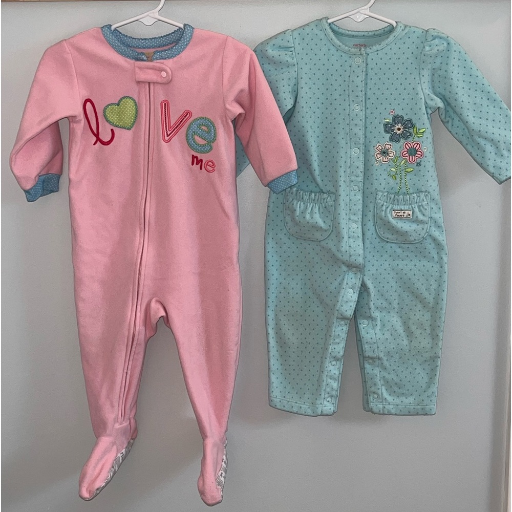 2 pack Carter’s light pink and light blue pajamas Baby Girls size 12 months